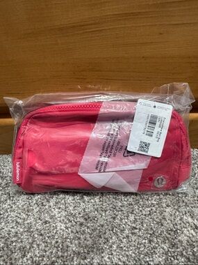 Lululemon Everywhere Belt Bag 1L